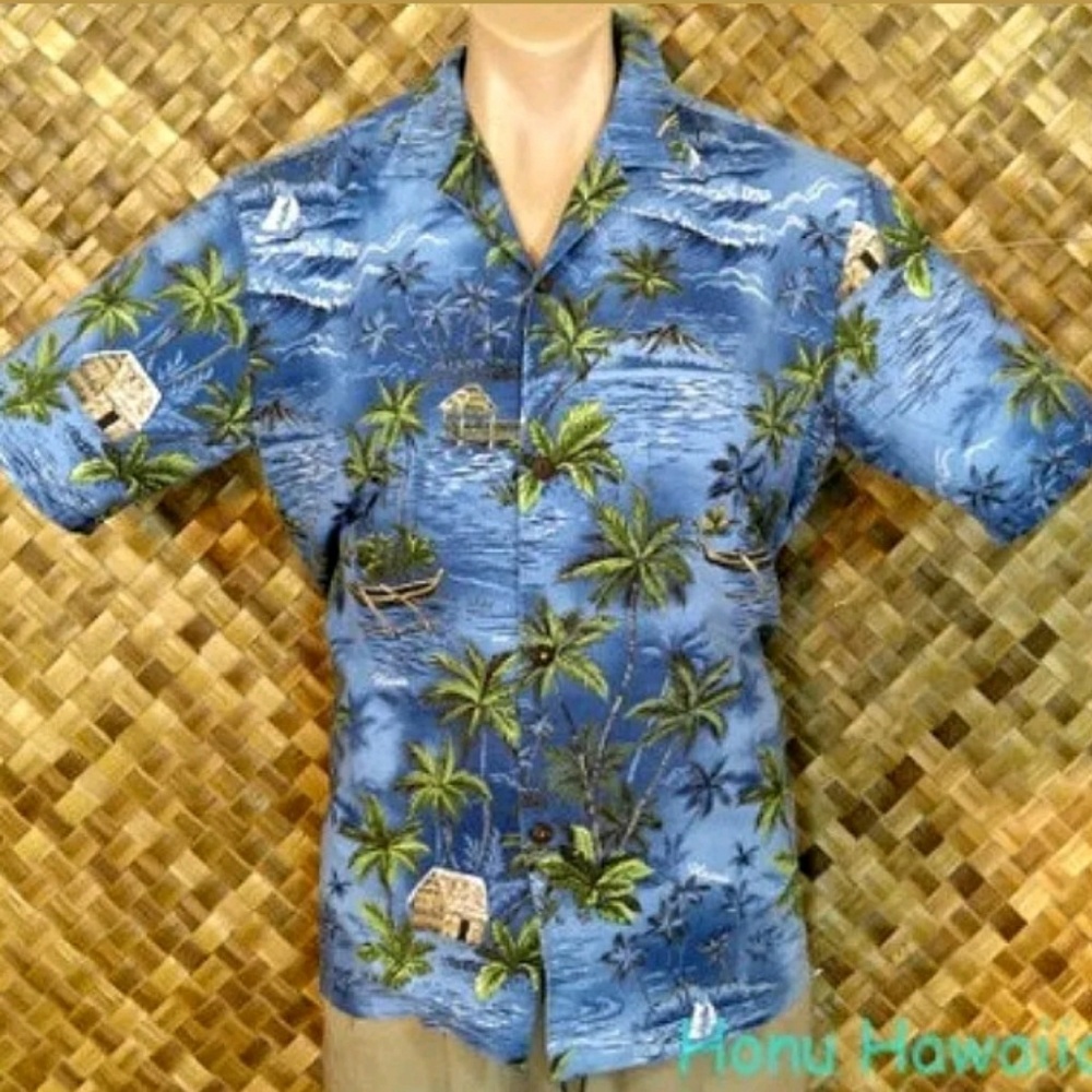 ROYAL CREATIONS mens HAWAIIAN Shirt. Medium